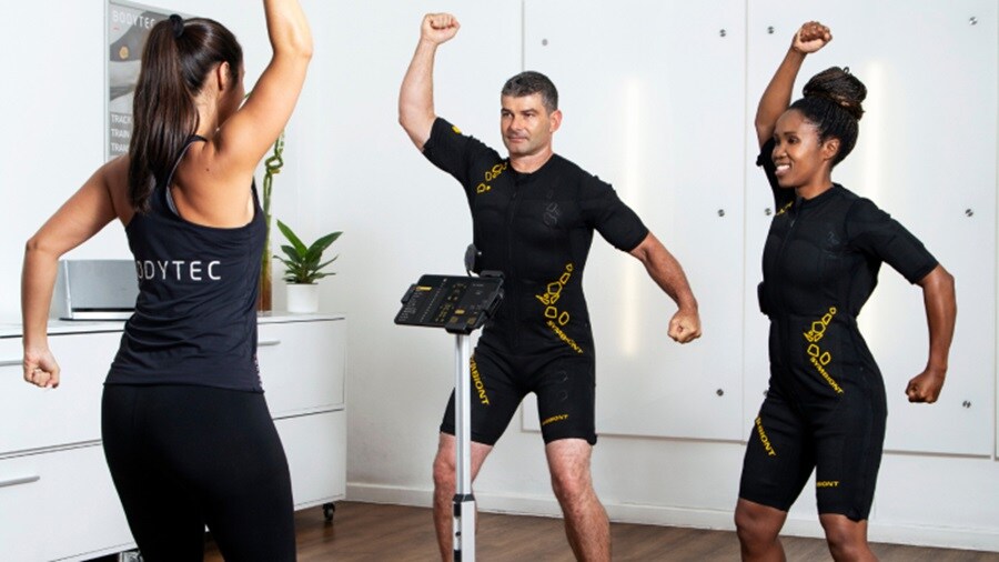 3 people doing working out