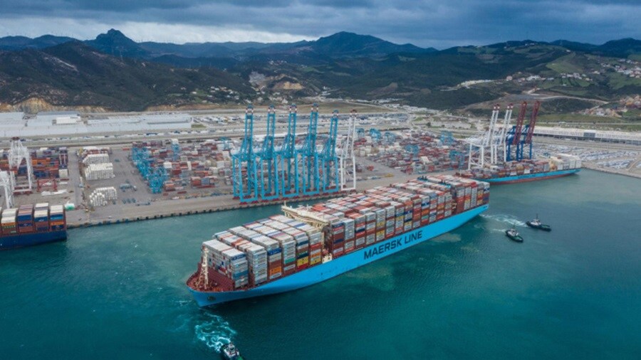 Vessel loaded with containers