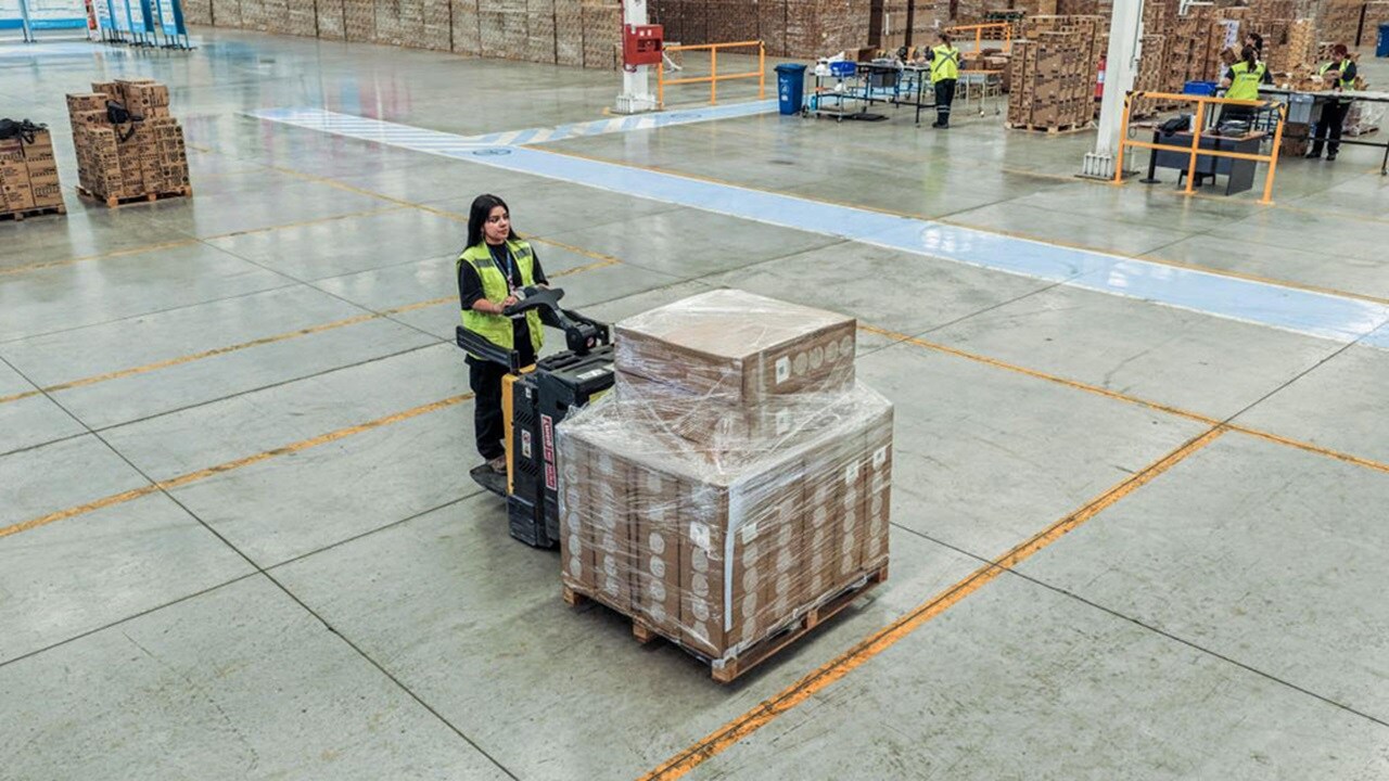 Woman working in the warehouse