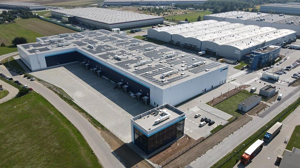 Maersk cold storage services – An aerial view of a cold storage facility.